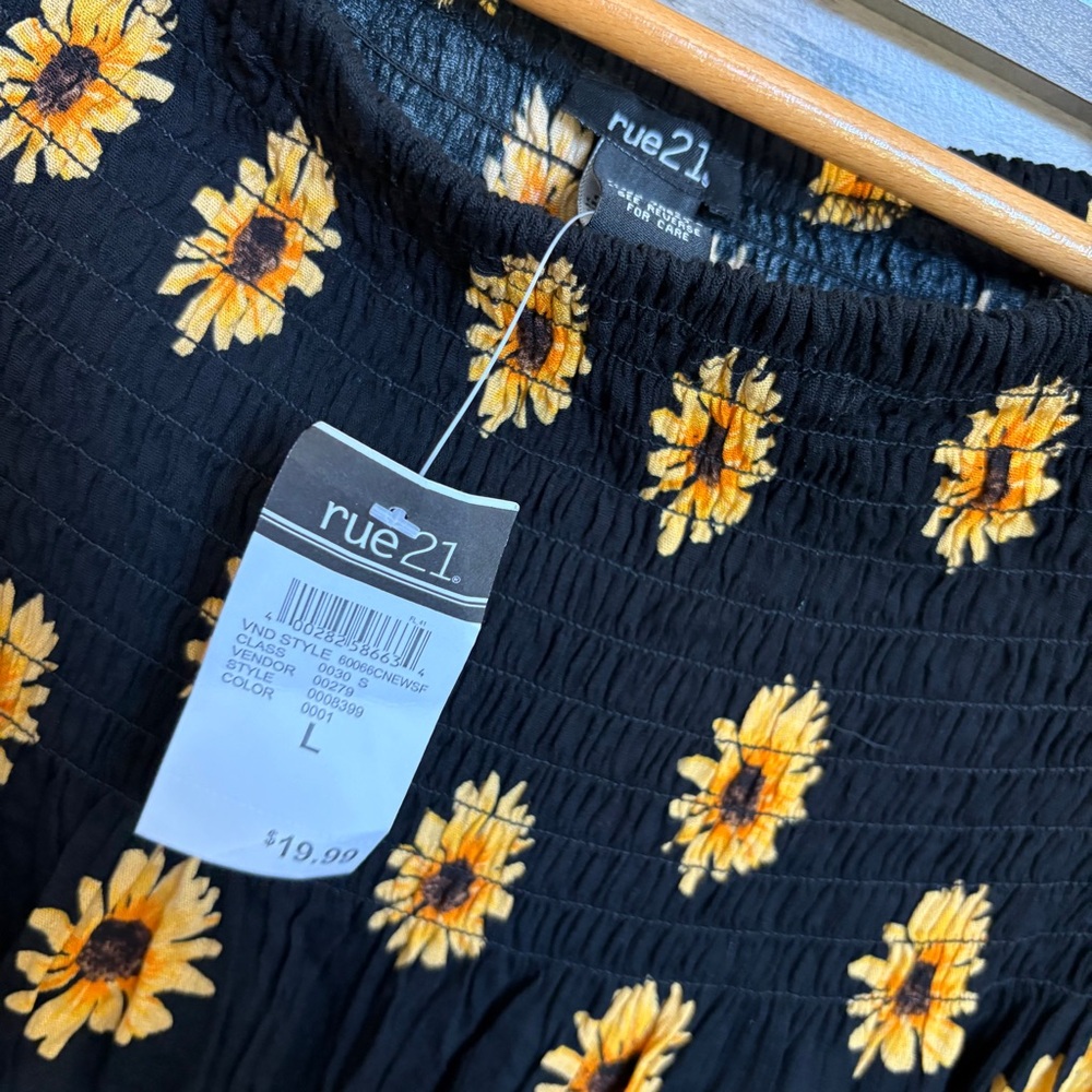 Rue21 Yellow Sunflower Floral Black Lace Flowy Blouse Top NWT Women's L - Picture 5 of 10